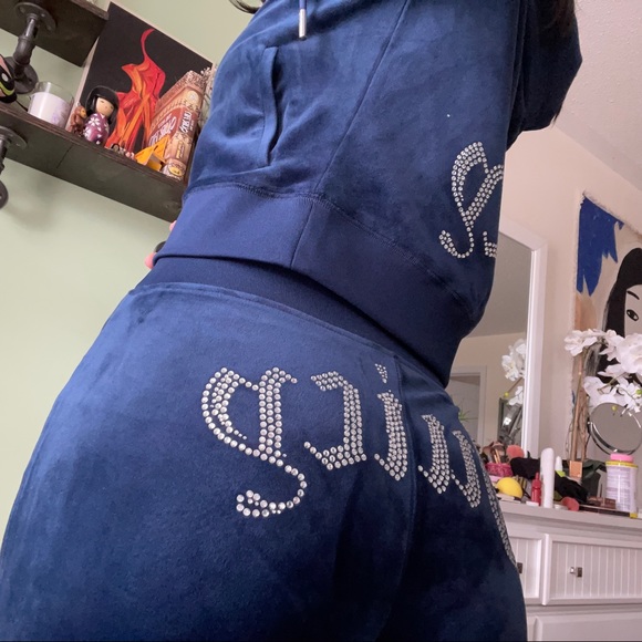 Brand New Juicy Couture Velour Tracksuit Set 🌶🌟 - Picture 3 of 5